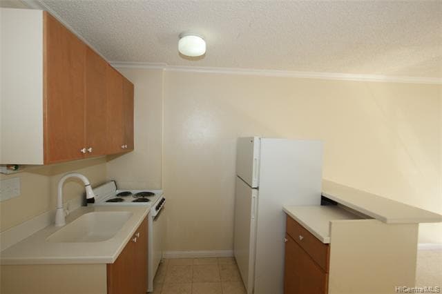 Building Photo - 1560 Kanunu St