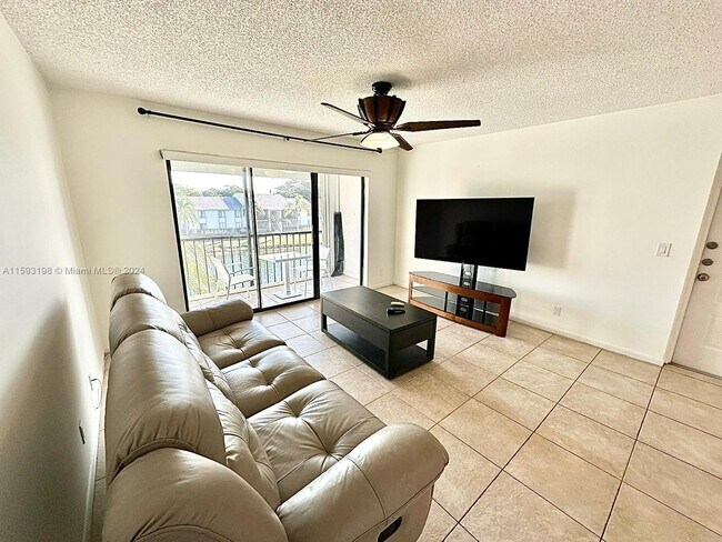 Building Photo - 1106 Green Pine Blvd