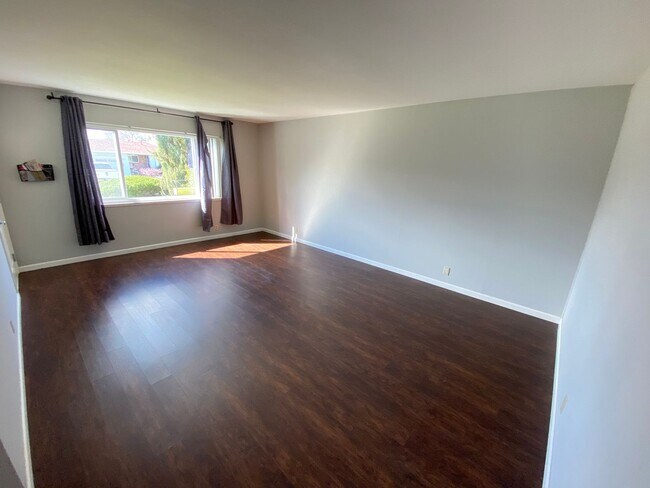 Building Photo - 4 Bed 2 Bath Single Family Home In Concord