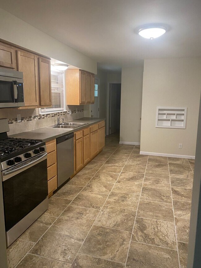 Foto del edificio - 1024 North Rd SE