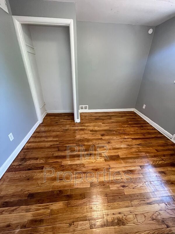 Foto del edificio - 2724 N Broadway