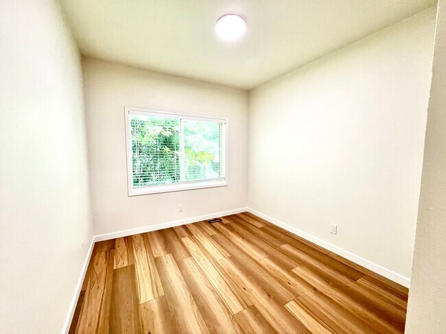 Foto del edificio - 11210 Slater Ave NE