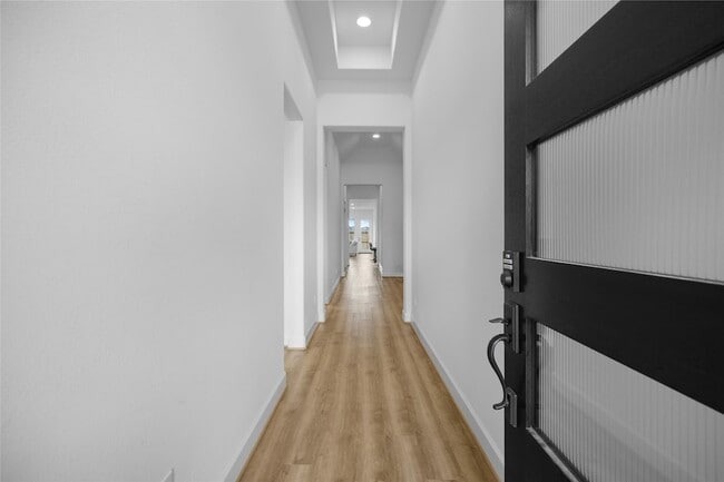 Building Photo - 31243 Riley Hts Dr