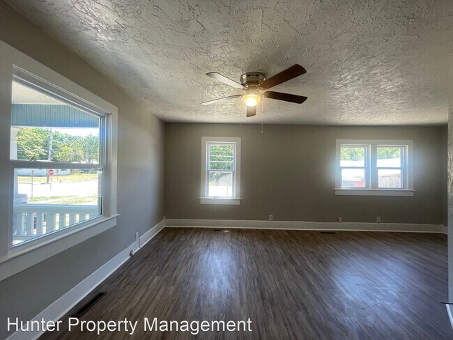 Building Photo - 3 br, 2 bath House - 1007 N Broadway Ave