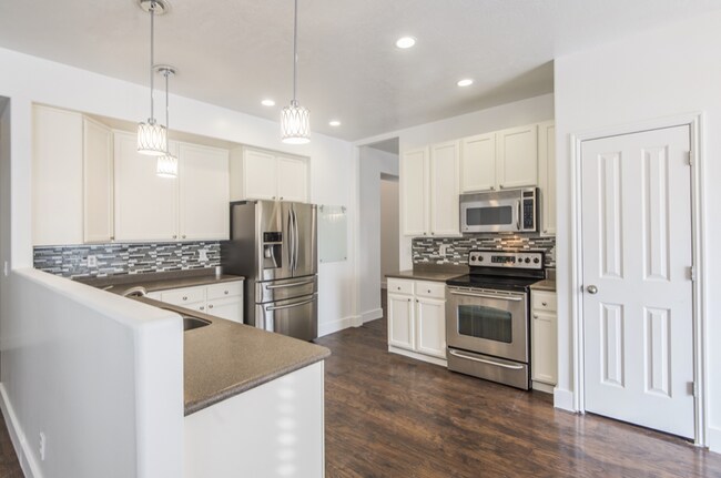 Foto del edificio - 646 E 1590 S