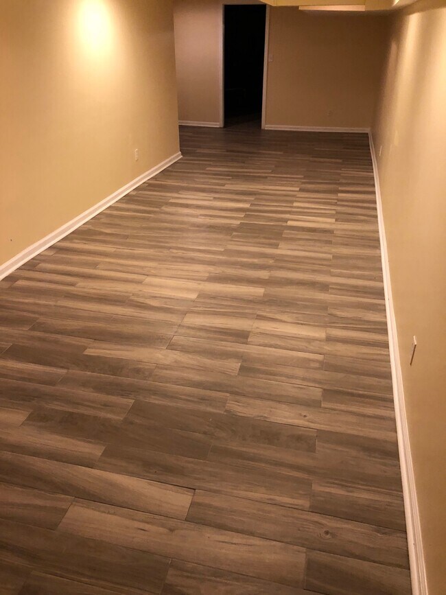 Building Photo - 147 N Paxon St