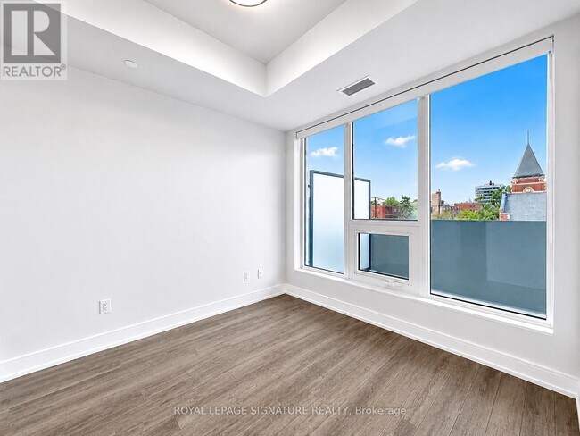 Building Photo - 2525 Bathurst St