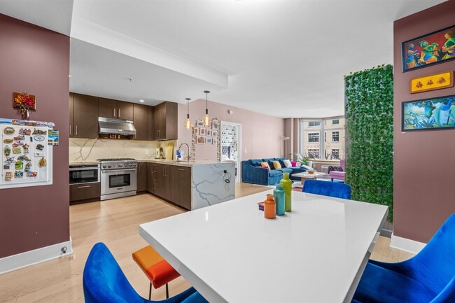 Building Photo - 1400 Hudson St