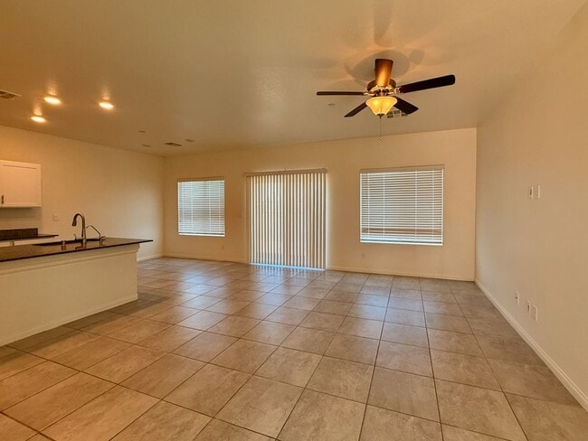 Building Photo - NEWLY UPGRADED 3 BED 2.5 BATH 2 CAR GARAGE...