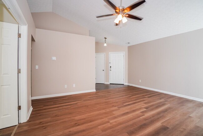 Foto del edificio - 2625 Northwold Rd