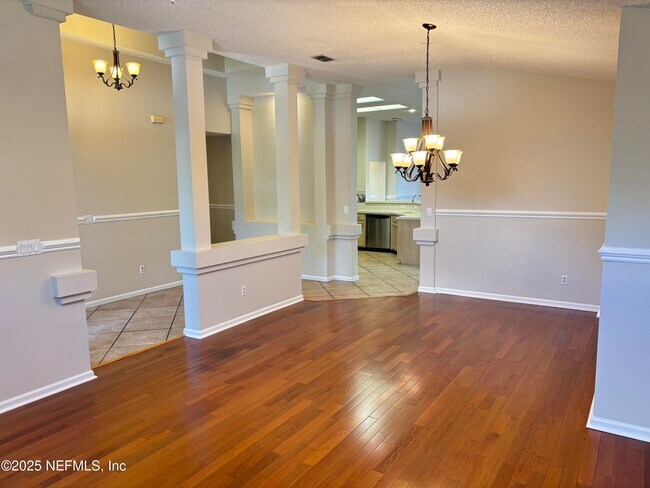 Foto del edificio - 8984 Bridgecreek Dr W