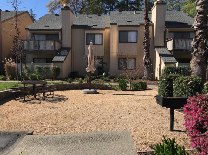 Foto principal - 508 Woodside Oaks
