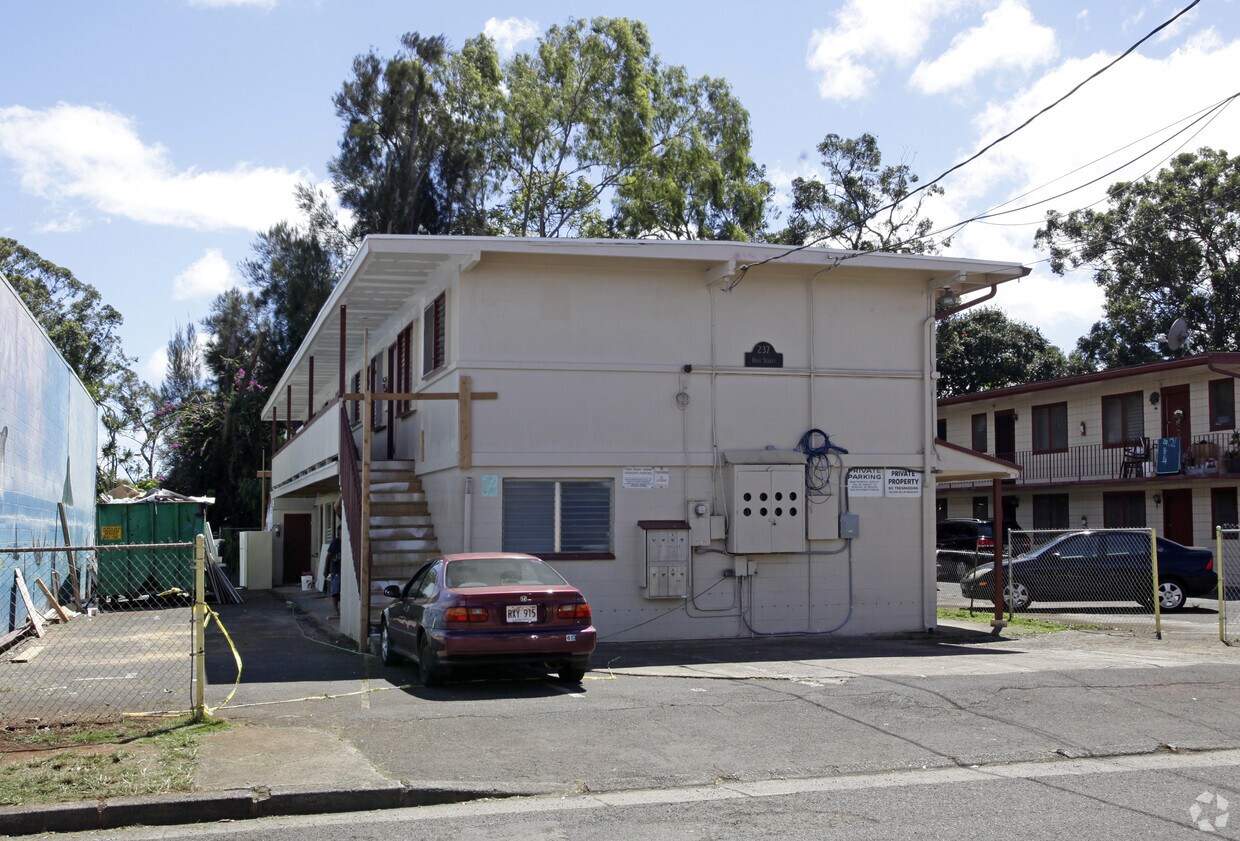 Building Photo - 237 Ohai St