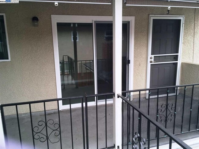 Building Photo - 1581 Mendenhall Dr