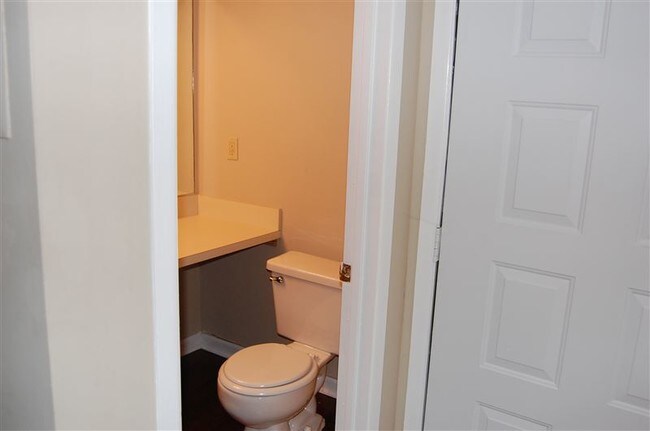 Foto del edificio - 200 Briarcrest Dr