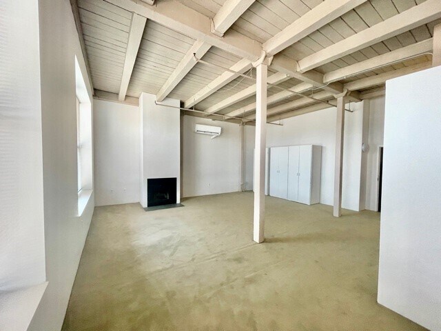 Building Photo - 11 Thacher St