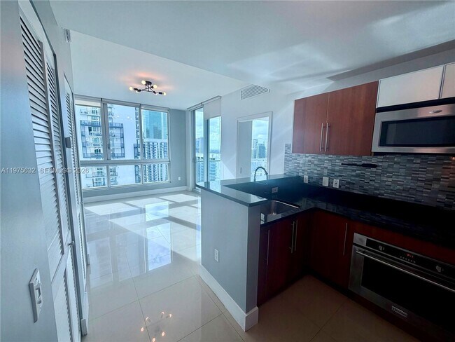 Building Photo - 300 S Biscayne Blvd