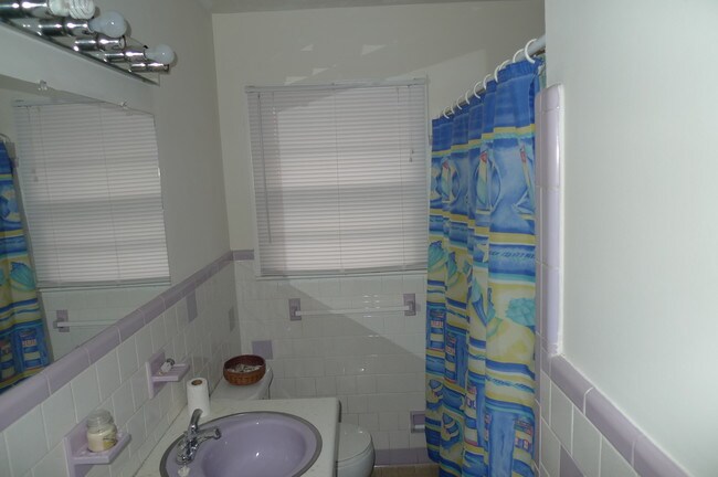 Building Photo - 5225 Crystal Ln