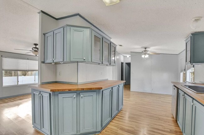Building Photo - 11904 Anchorage Way