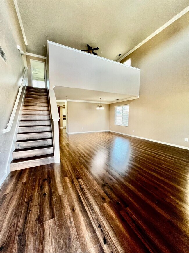 Foto del edificio - 5813 W Ramona Way