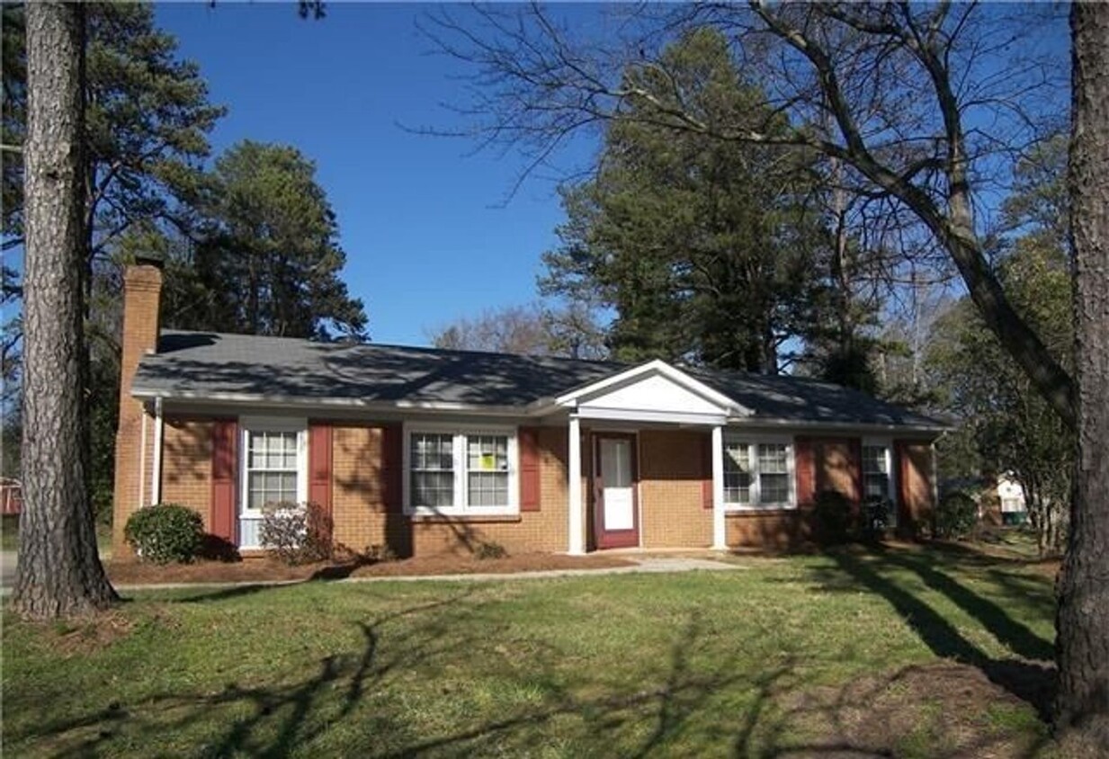 Foto principal - Beautiful Ranch Home in Charlotte NC