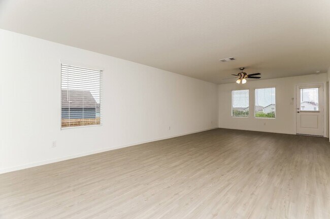 Building Photo - 3322 Rodgers Hl