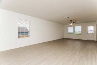 Building Photo - 3322 Rodgers Hl