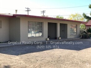 Building Photo - 744 W Nevada St