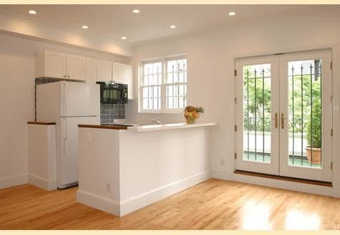 Building Photo - 311 E 81st St