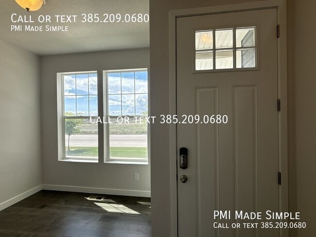 Building Photo - Modern, beautiful home near Thanksgiving P...