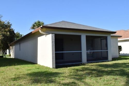 Building Photo - 6172 Azalea Cir