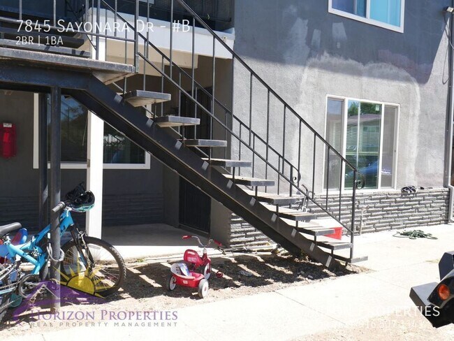 Foto del edificio - 2 Bed 1 Bath Remodeled Fourplex Unit - Cit...