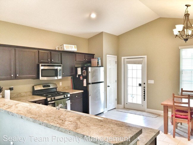 Building Photo - 1330 Tuscaloosa Ter