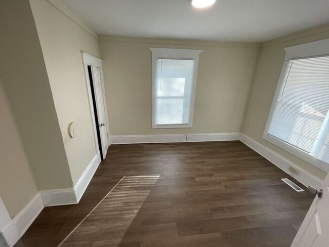 Foto del edificio - 1BD 1BA Duplex
