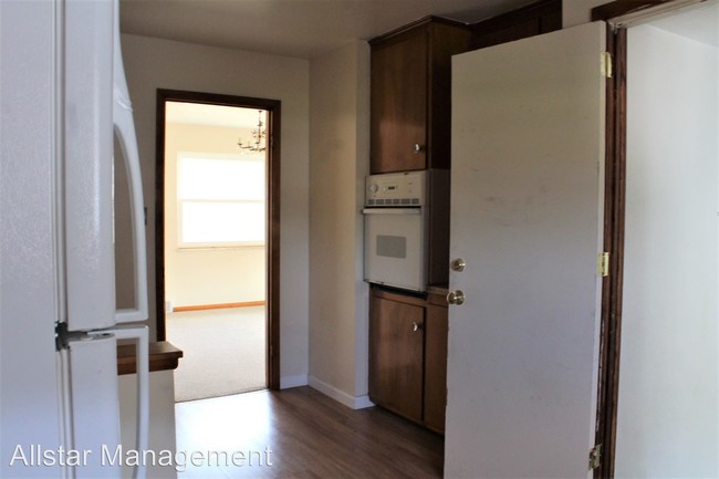 Building Photo - 2 br, 1 bath House - 6251 State Rd DN