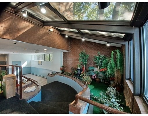 Building Photo - 39 Parlin St