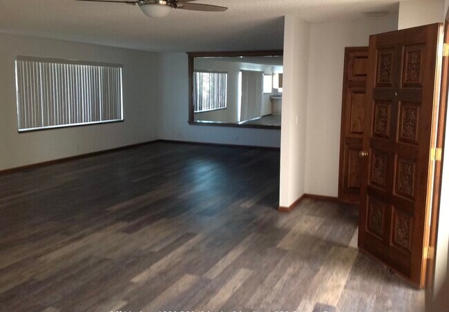 Building Photo - 3507 Highview Dr
