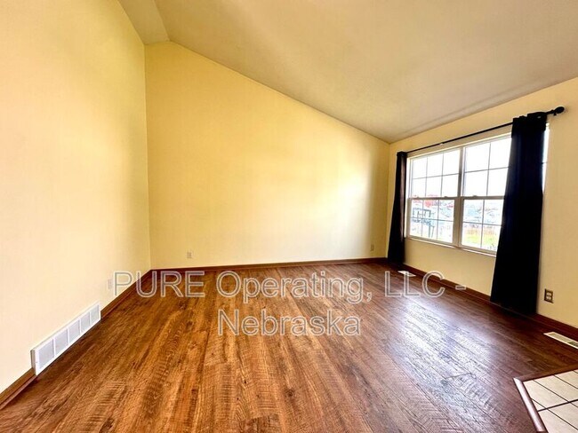 Foto del edificio - 7879 Bauman Ave