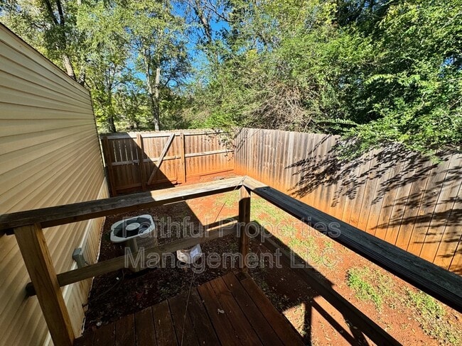 Foto del edificio - 10523 Shadow Wood Cir