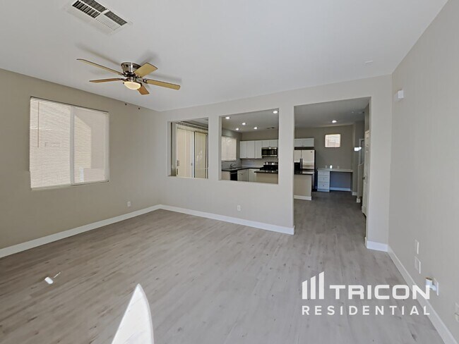 Foto del edificio - 6778 Twisted Wood Dr
