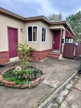 Building Photo - 1031 Ranchito Ct