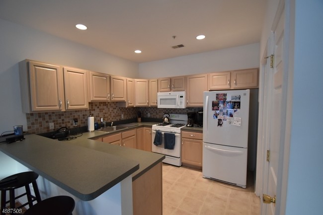 Foto del edificio - 68 Mountain View Ct