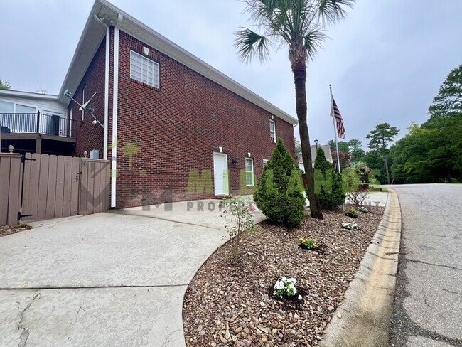 Foto del edificio - 124 Misty Pine Ln