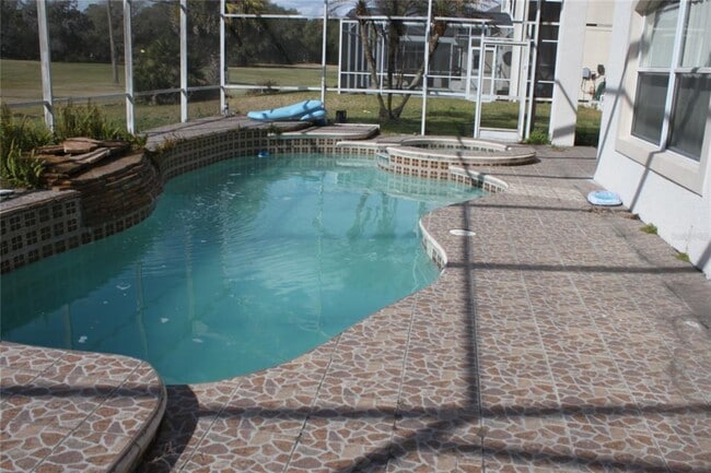 Foto del edificio - 1615 The Oaks Blvd