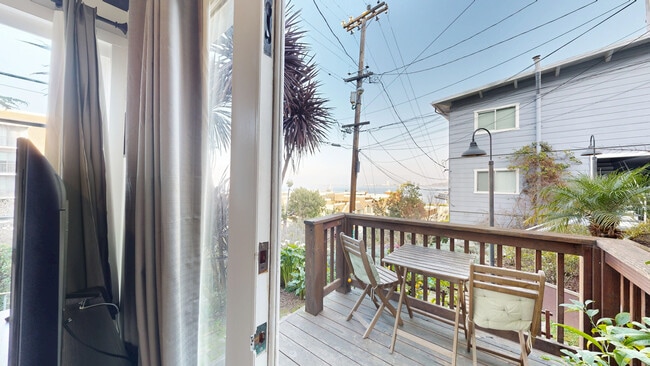 Building Photo - 237 Greenwich St