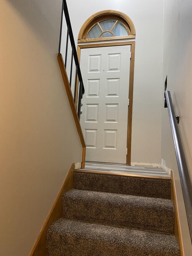 Building Photo - 1251 Greenbriar Ct