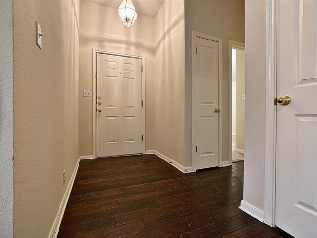 Building Photo - 5726 Taylorcrest Dr