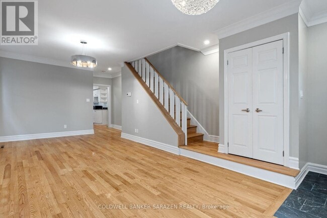 Building Photo - 447 Green Ave