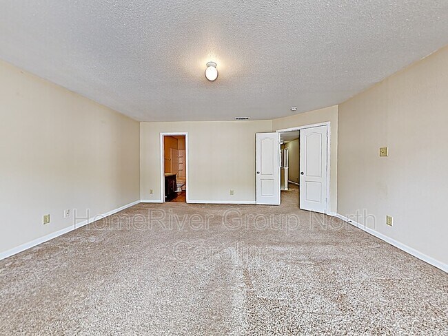 Foto del edificio - 8504 Rockmoor Ridge Rd