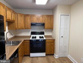 Building Photo - 5225 Pooks Hill Rd